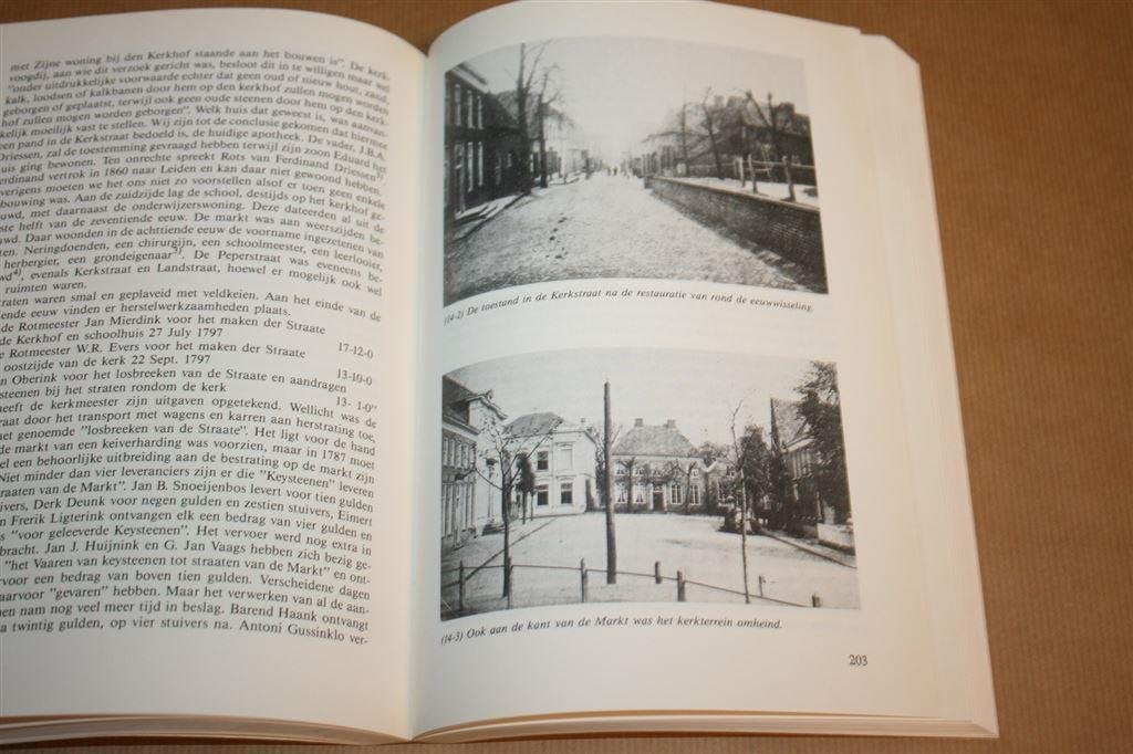 Rondom de oude Sint Helenakerk, Boeken, Ophalen of Verzenden, Gelezen