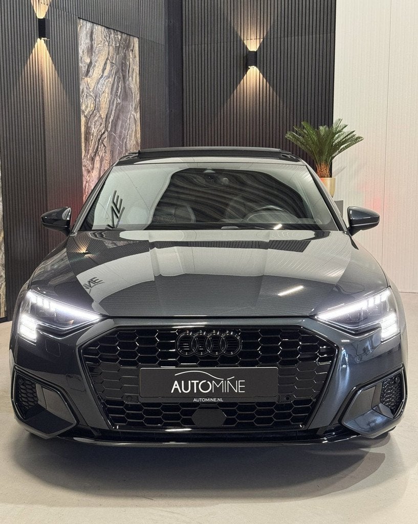 Audi A3 Limousine 35 TFSI S-line Black Optic|PANO|SFEER|MEMO, 4 cilinders, 150 pk, Bedrijf, 690 kg