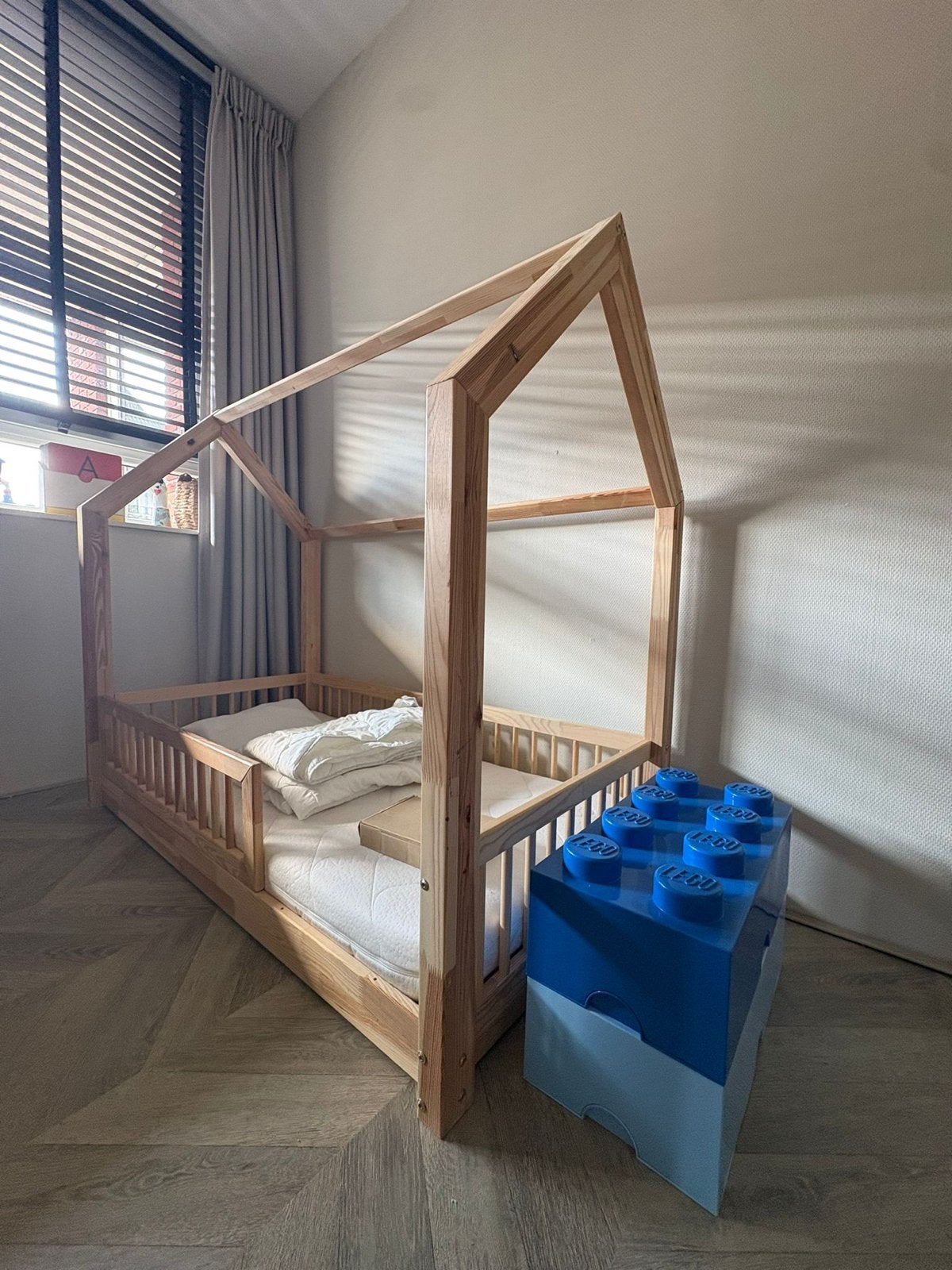 Huisjesbed 70x140 cm met matras, dekbed en kussen, Ophalen, Gebruikt, 70 tot 85 cm, 140 tot 160 cm