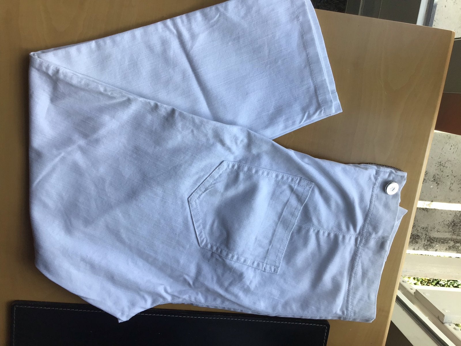 Witte katoenen 3/4 broek. Maat 40 Enjoy. Zg. Capri model, Wit, Maat 42/44 (L), Ophalen of Verzenden, Zo goed als nieuw