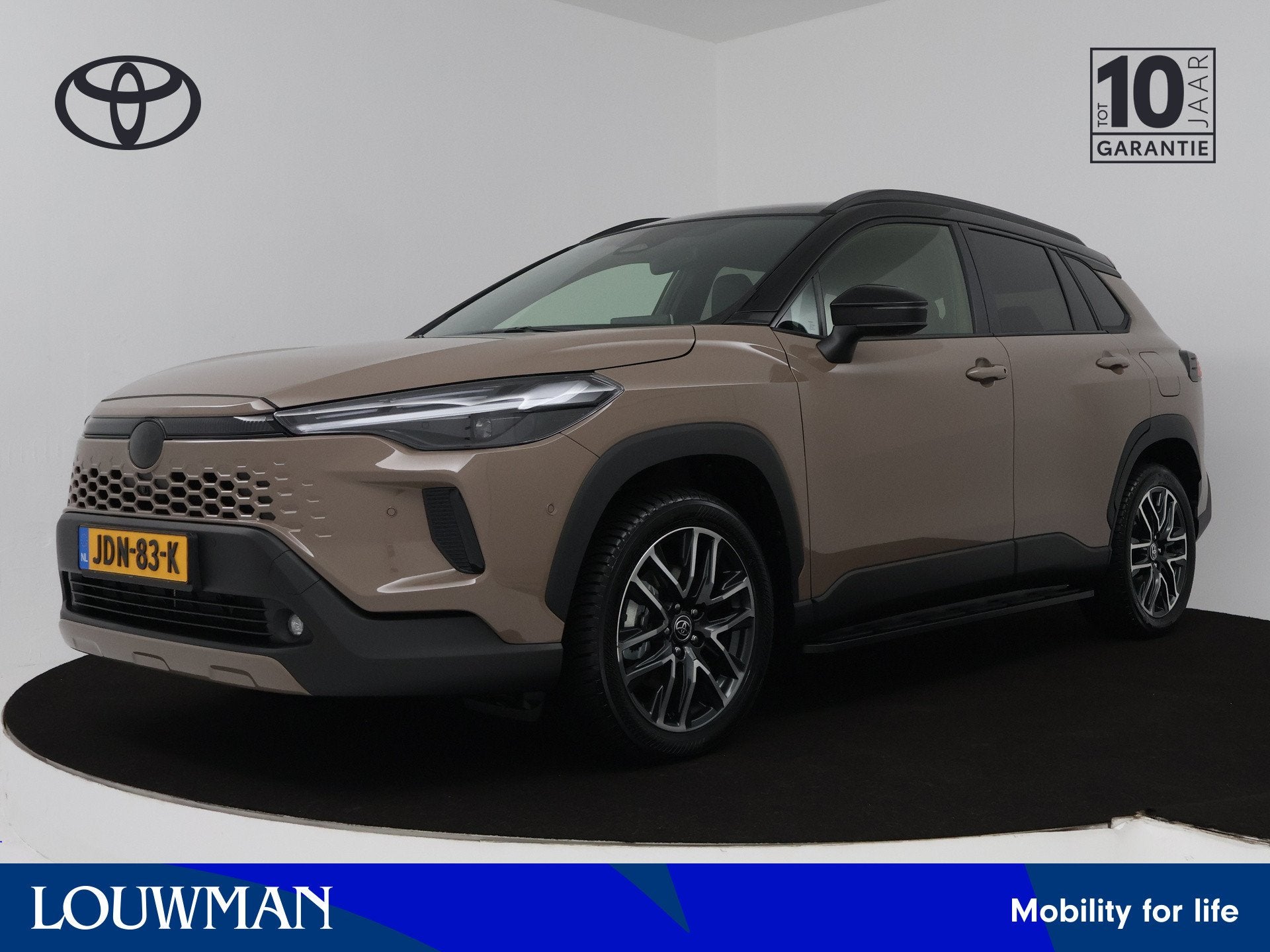 Toyota Corolla Cross Hybrid 180 Executive | All-season bande