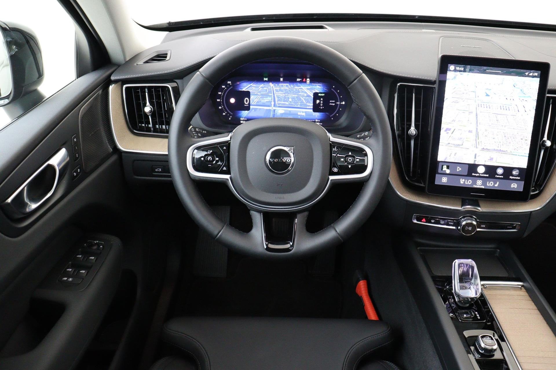 Volvo XC60 II T6 PLUG-IN HYBRID AWD ULTRA DARK -PANO.DAK|HAR, Auto's, Automaat, 12 maanden, Gebruikt, Euro 6