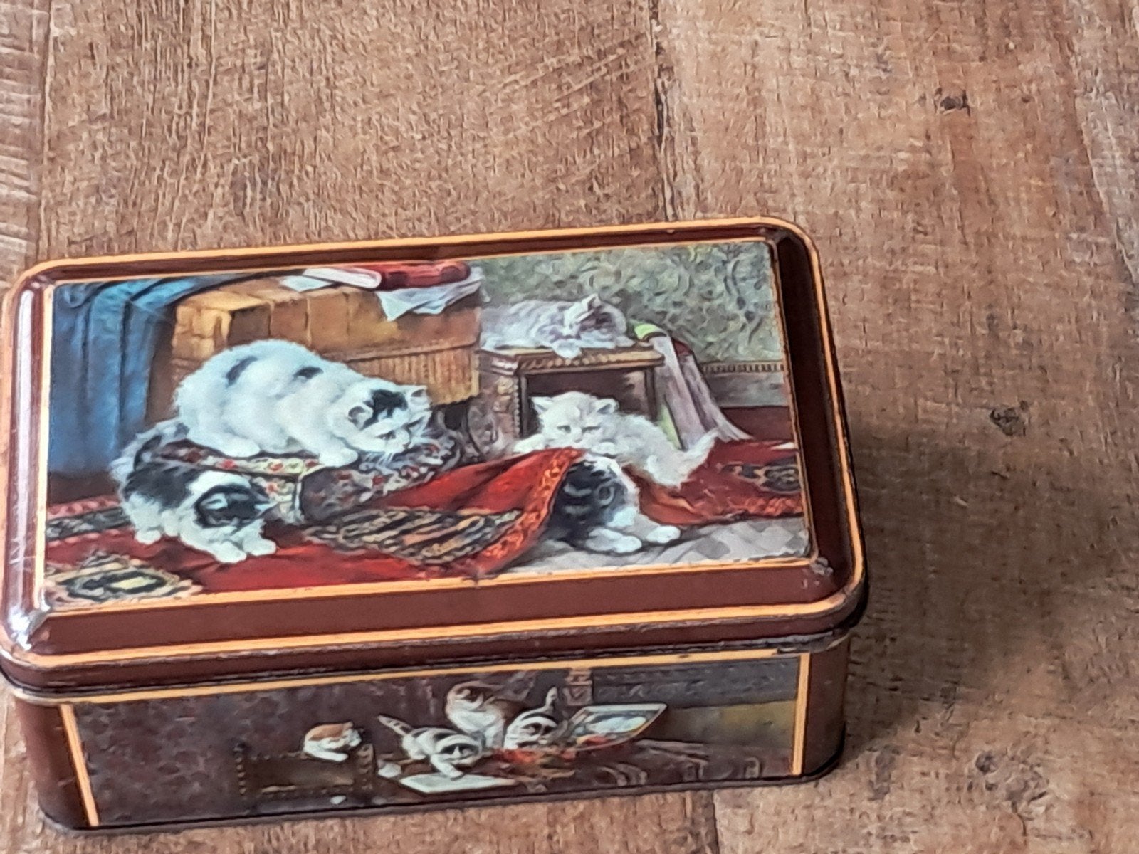 Antiek koekblik Henriette Ronnen Knip katten, Ophalen of Verzenden, Gebruikt, Koek(jes)