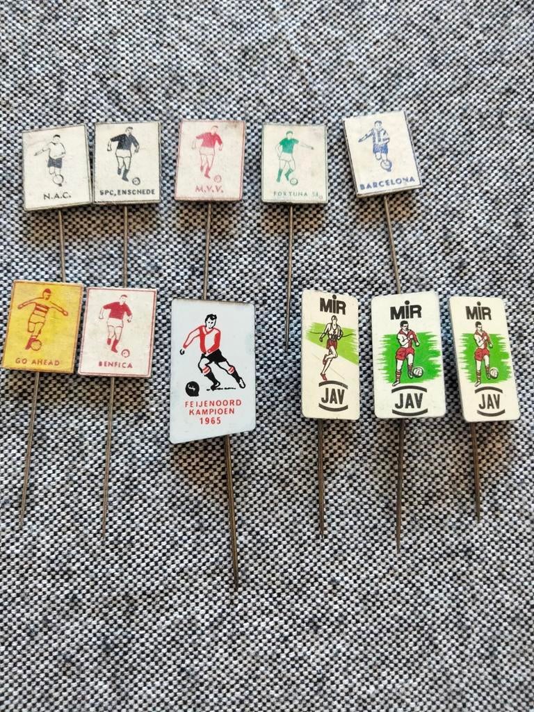 Vintage Voetbal Speldjes - Diverse Clubs en Kampioen 1965, Verzamelen, Sportartikelen en Voetbal, Ophalen of Verzenden