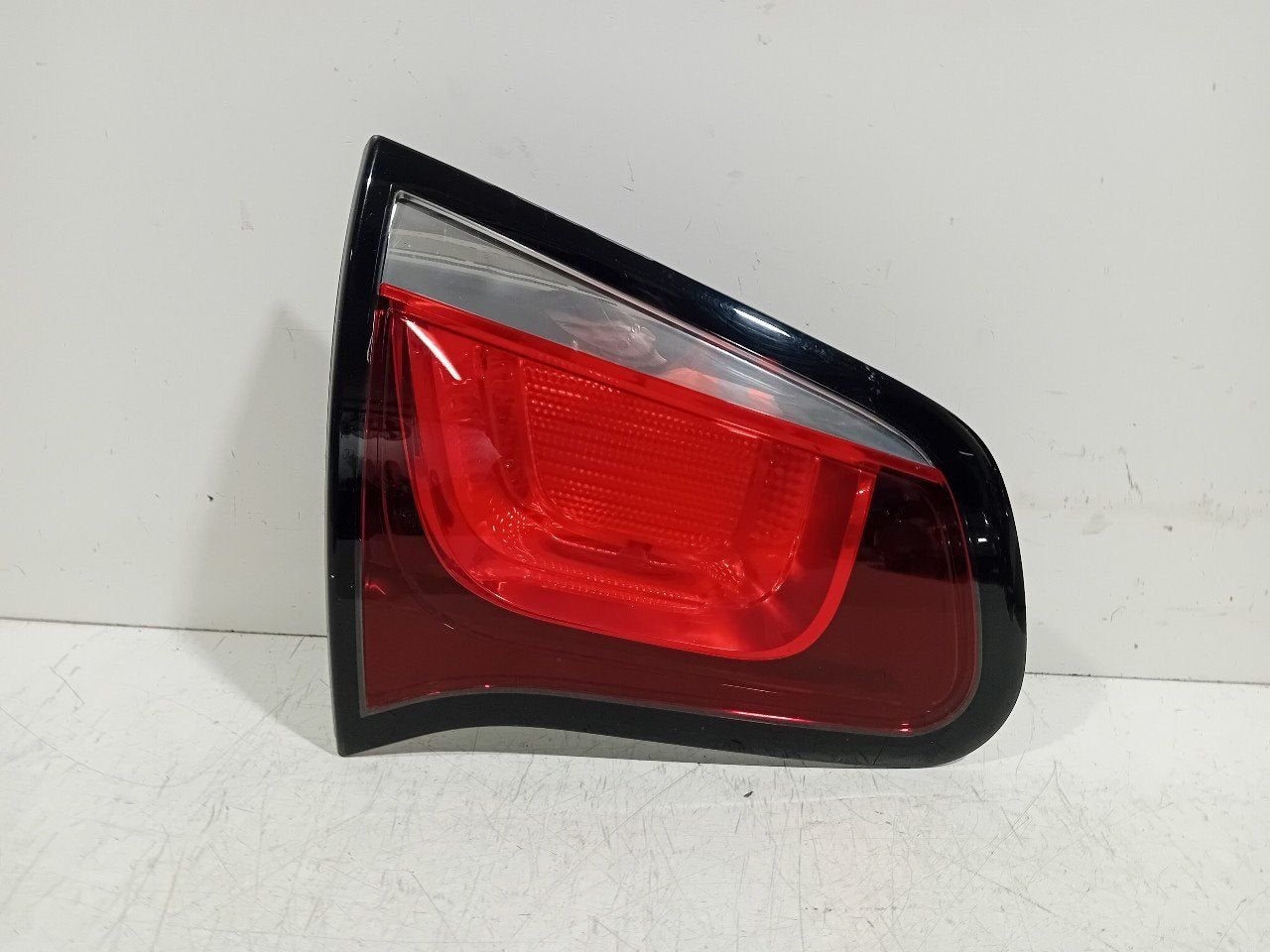 Achterlicht kofferdeksel achterklep links Citroën C3, Onderdelen@venauto.nl, Van der Ven Autorecycling B.V., Gebruikt, Ettenseweg 76, 4706 PB Roosendaal, The Netherlands