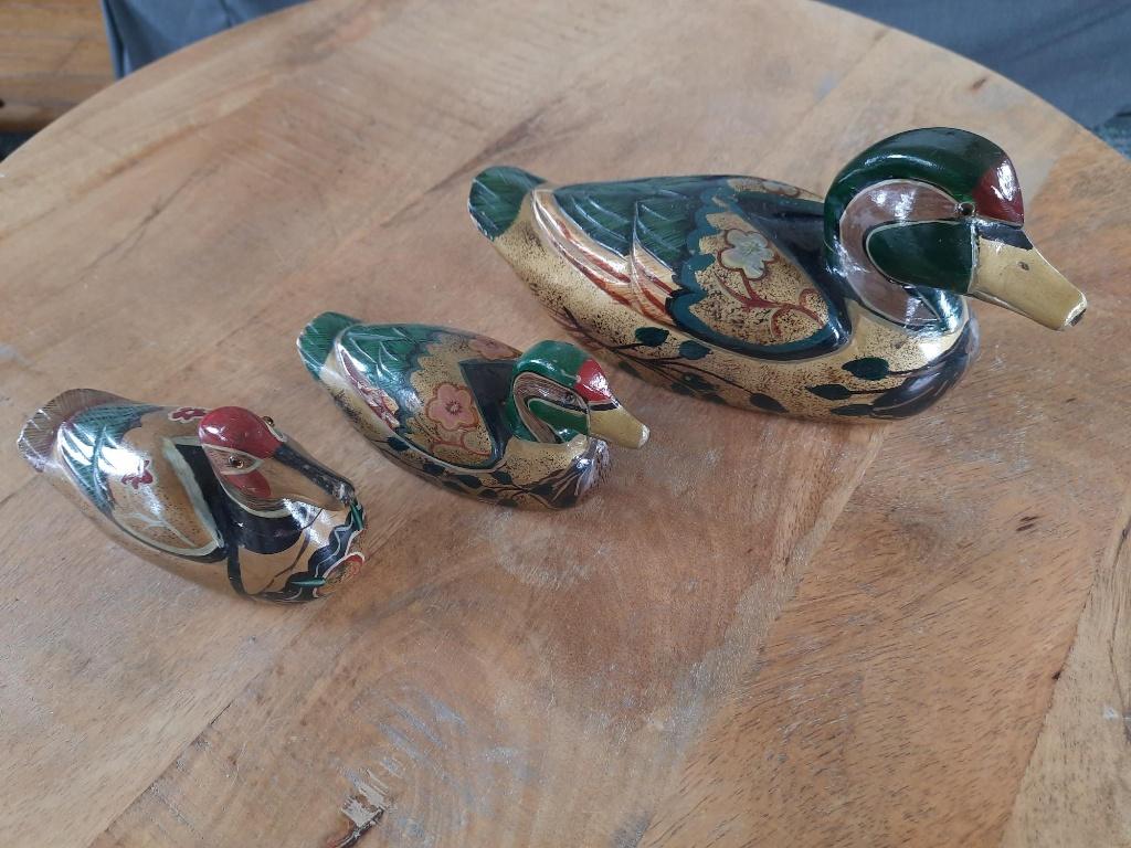 3 houten eendjes, beschilderd, Antiek en Kunst, Ophalen of Verzenden, Beeld, Beschilderd, Azië