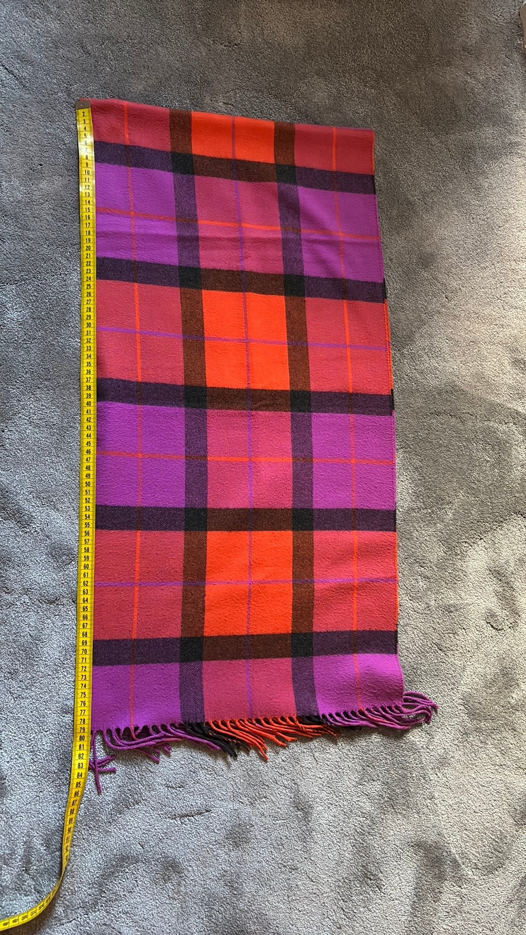 Zachte Cashmink geruite sjaal – Fuchsia roze / Oranje, Kleding | Dames, Ophalen of Verzenden, Zo goed als nieuw, Sjaal