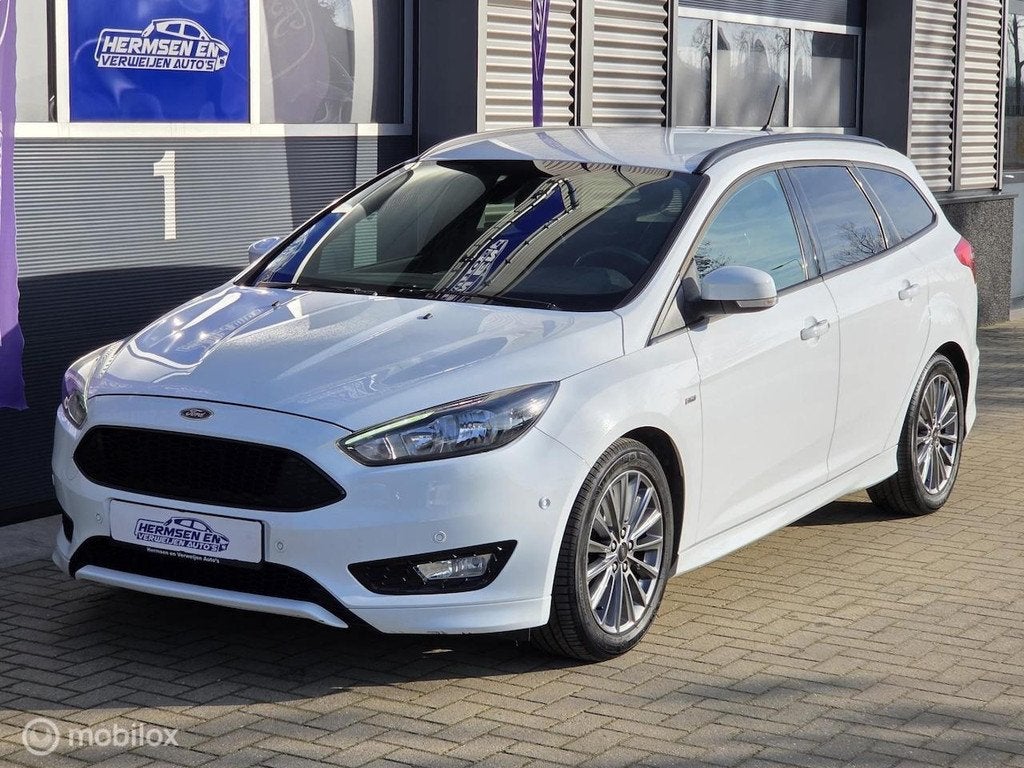 Ford Focus 1.0 EcoBoost 125pk ST-Line nieuwe distributie, 125 pk, Gebruikt, Euro 6, Wit