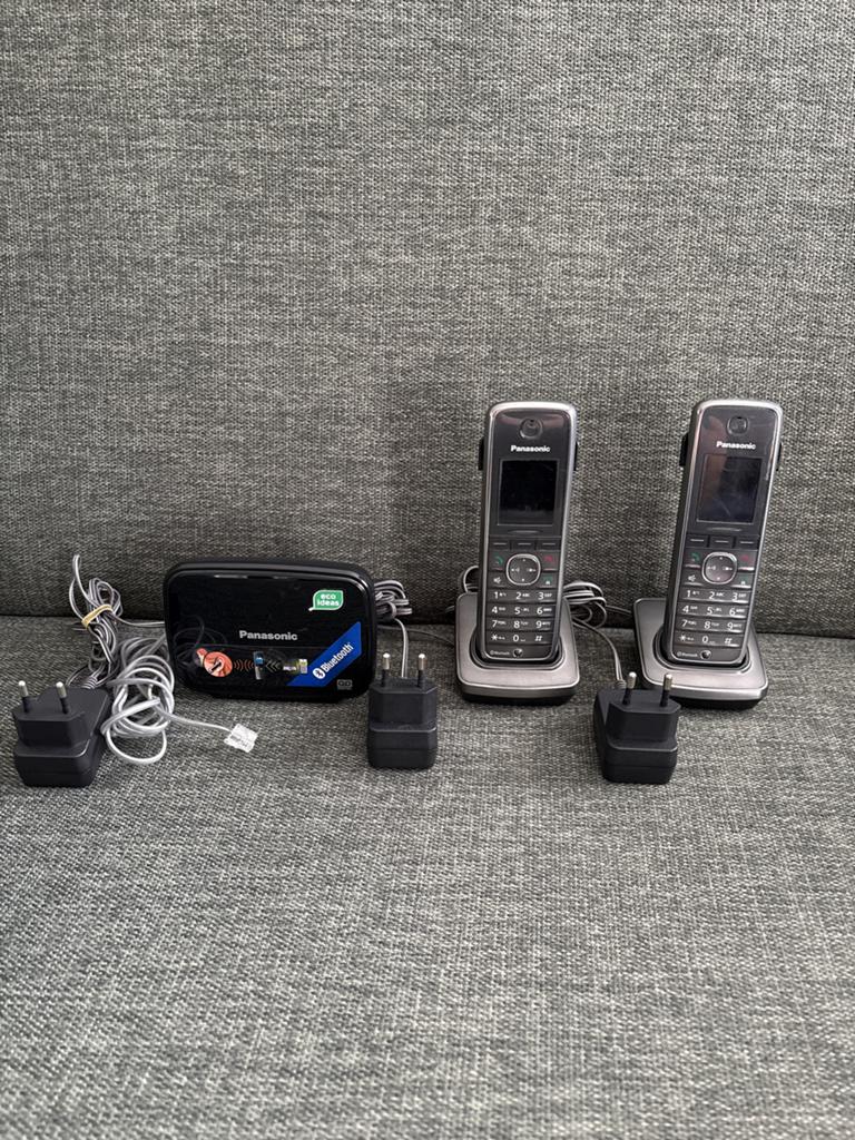 Duo Huistelefoon Panasonic KX-TG8622  met los basis station., Ophalen of Verzenden, Gebruikt, 2 handsets