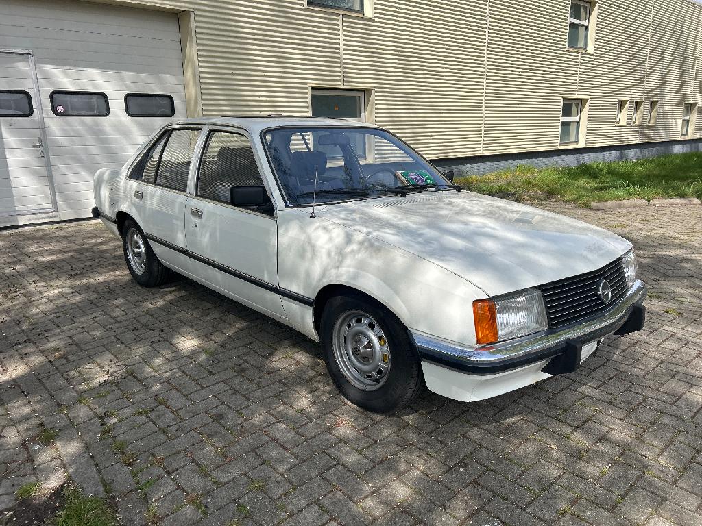 Opel Rekord. 1978. mooie auto., Auto's, Automaat, Wit, 20 cc, Bedrijf