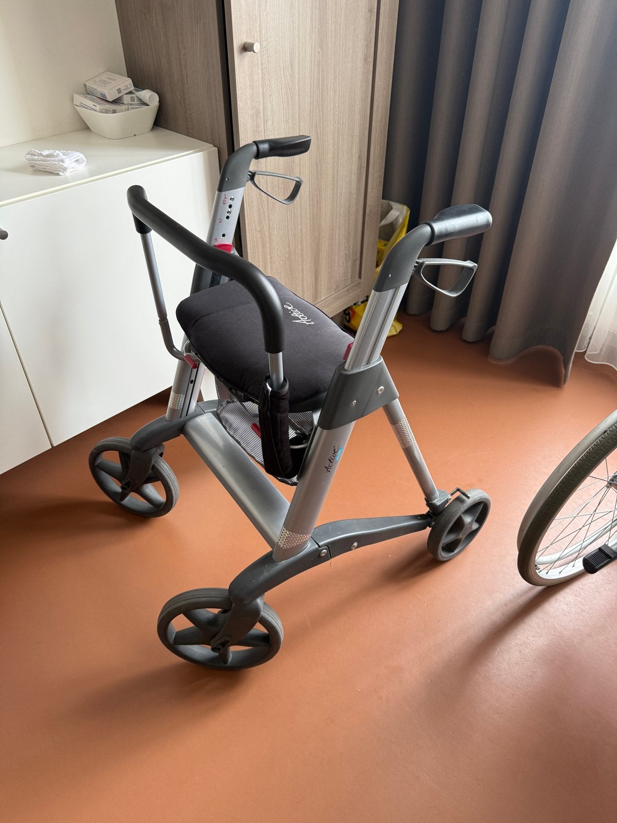 Rollator Active inklapbaar, Diversen, Ophalen, Opvouwbaar, Gebruikt