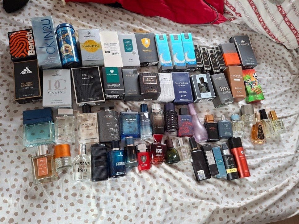 60 stuks eau toilette / parfums geuren Heren, NIET NIEUW, Sieraden, Tassen en Uiterlijk, Uiterlijk | Parfum, Ophalen of Verzenden