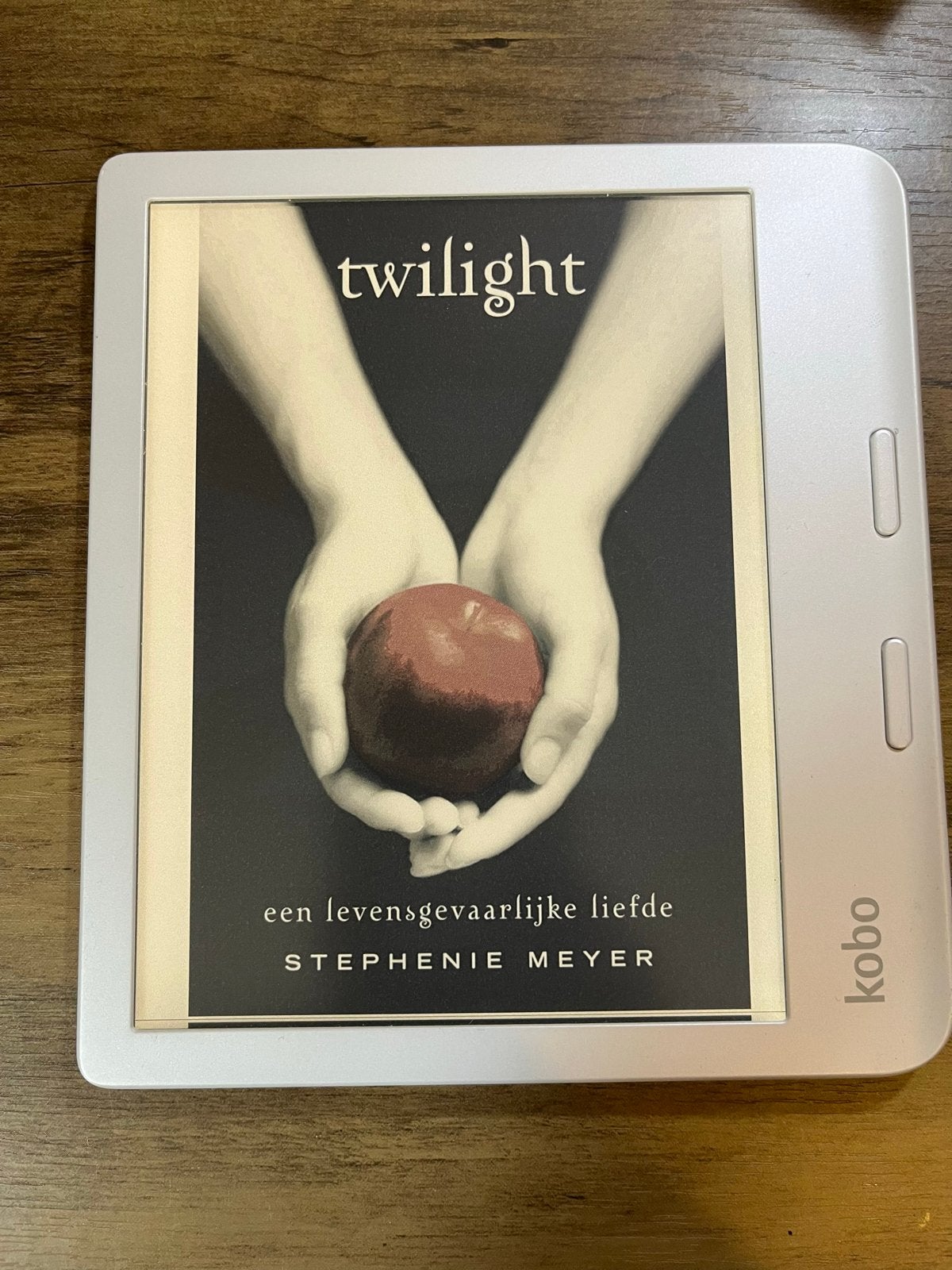 Kobo Libra Colour 7” 32 GB e-reader, Touchscreen, Ophalen of Verzenden, Zo goed als nieuw, KOBO