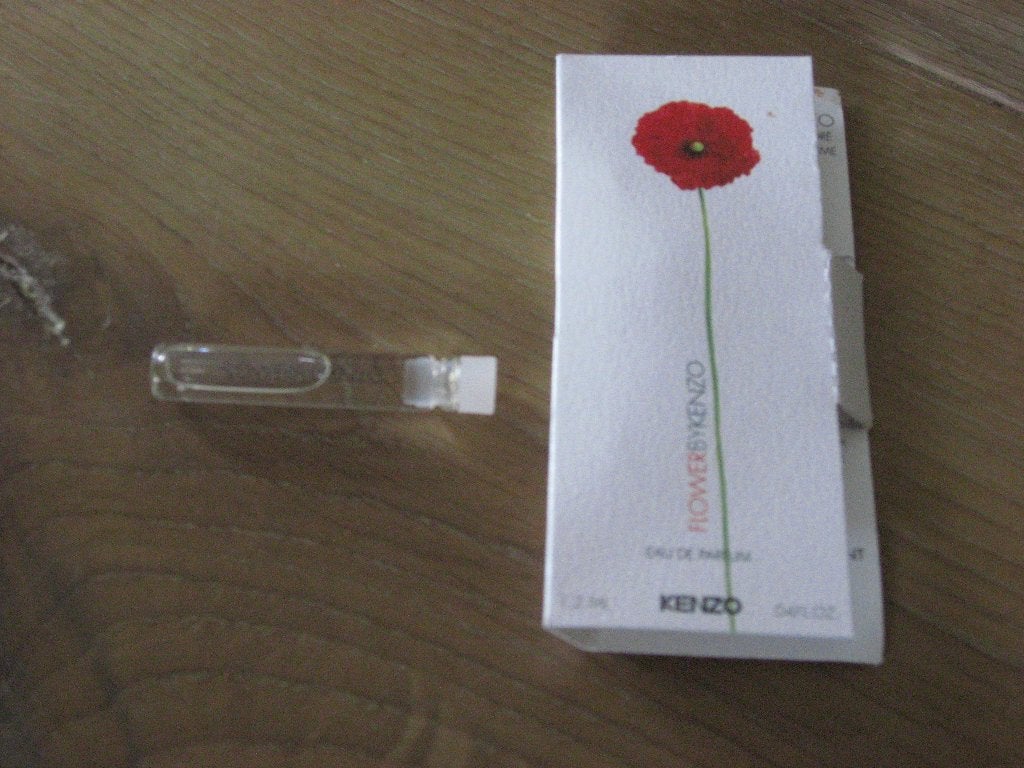 diverse proefmonster geurtjes: oa Kenzo, Gabriela Sabatini, Verzenden, Nieuw, Miniatuur, Gevuld
