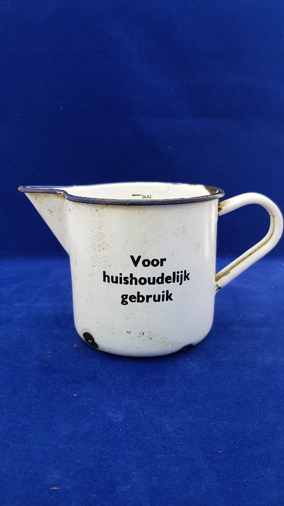 Brocante emaille maatbeker, 500 ml. 6B4