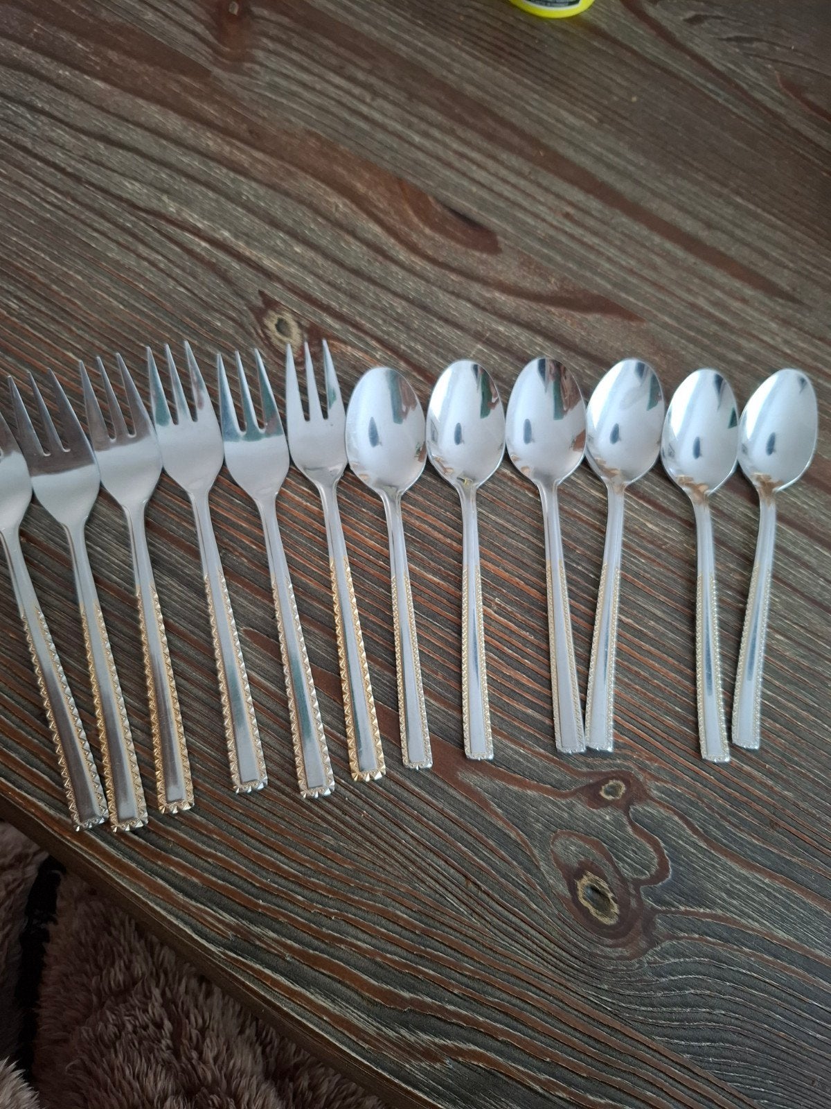 edelstaal bestekset met goud kleurige accenten, Ophalen of Verzenden