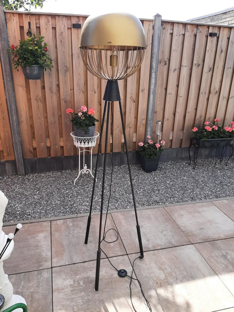 Mooie vloerlamp uit Italy zwart met goud kleur, Huis en Inrichting, Lampen | Vloerlampen, Ophalen, Zo goed als nieuw, 150 tot 200 cm