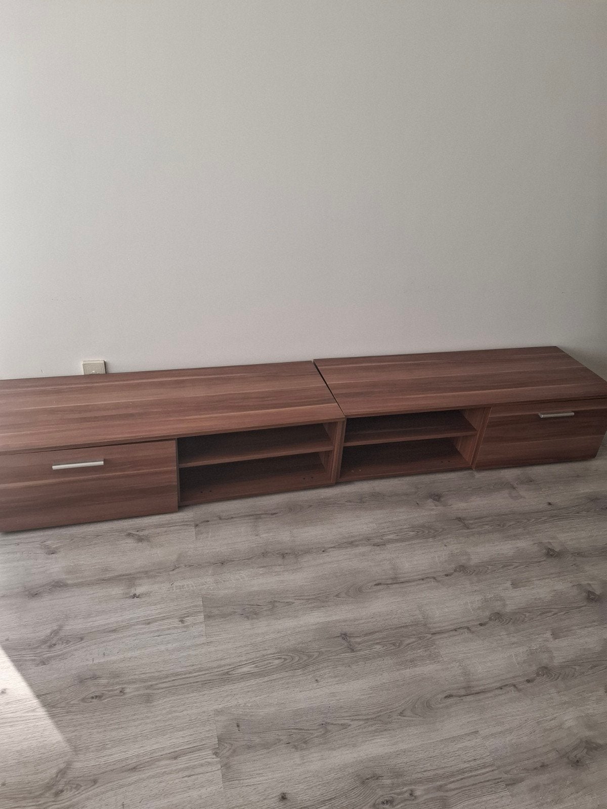2x TV meubel gratis af te halen - 120x45x35 cm, Huis en Inrichting, Kasten | Televisiemeubels, Ophalen
