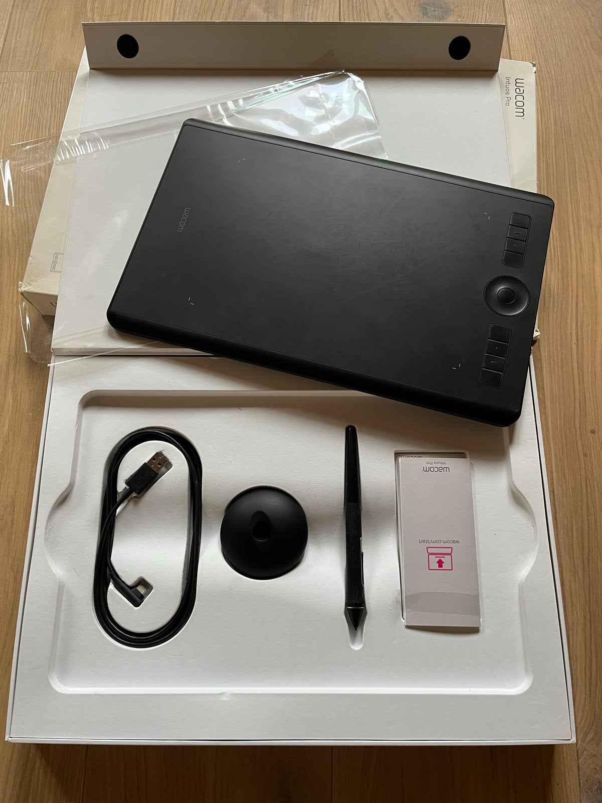 Wacom Intuos Pro tekentablet PTH-660-N - Zo goed als nieuw, Ophalen of Verzenden, Zo goed als nieuw, MacOS