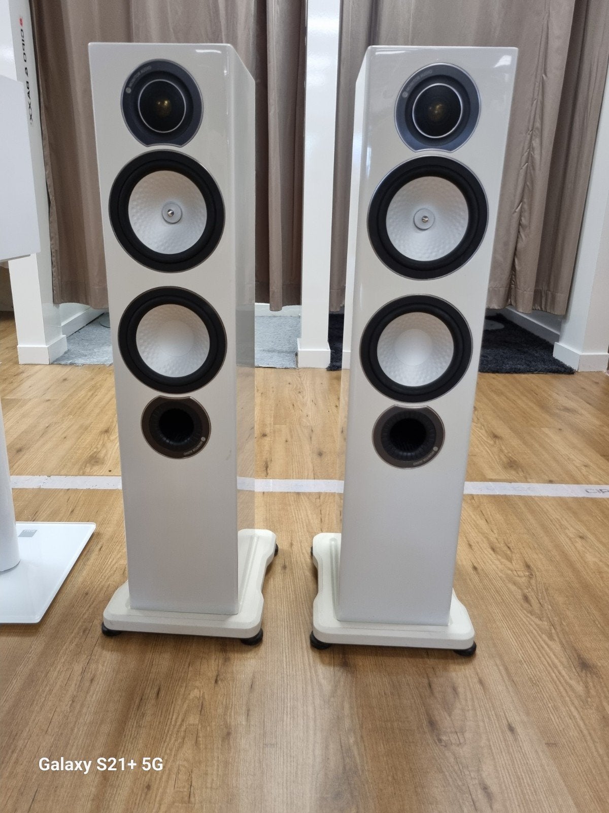 Monitor Audio RX6 Hoogglans wit-Nieuwstaat!, Audio, Tv en Foto, Luidsprekers, Zo goed als nieuw, Vloerstaande luidspreker, 120 tot 150 watt
