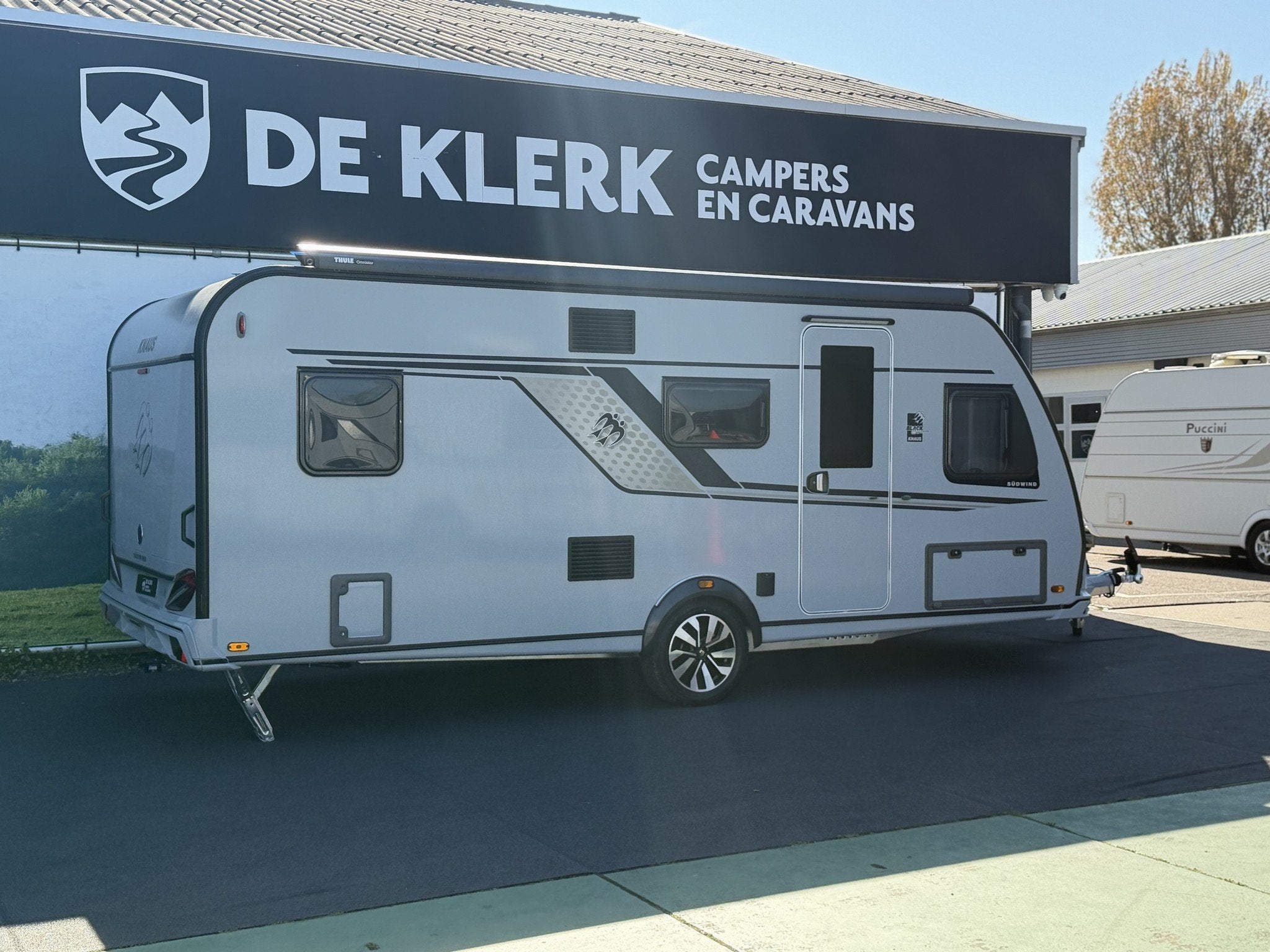 Knaus SUDWIND 580 QS Black Selection Campo vollo grey / 50%, Caravans en Kamperen, 7 tot 8 meter, Bedrijf, Info@deklerkcaravans.nl