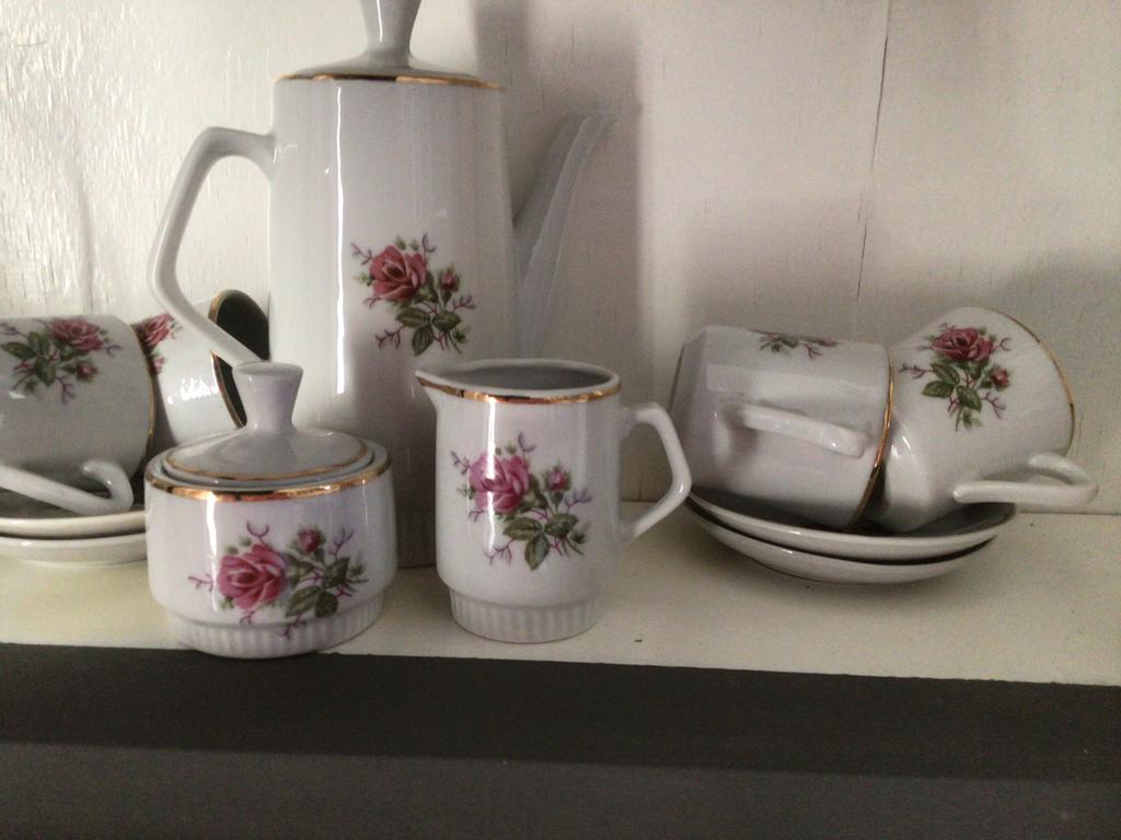 Vintage Porseleinen Kinderservies met Rozenmotief, Ophalen