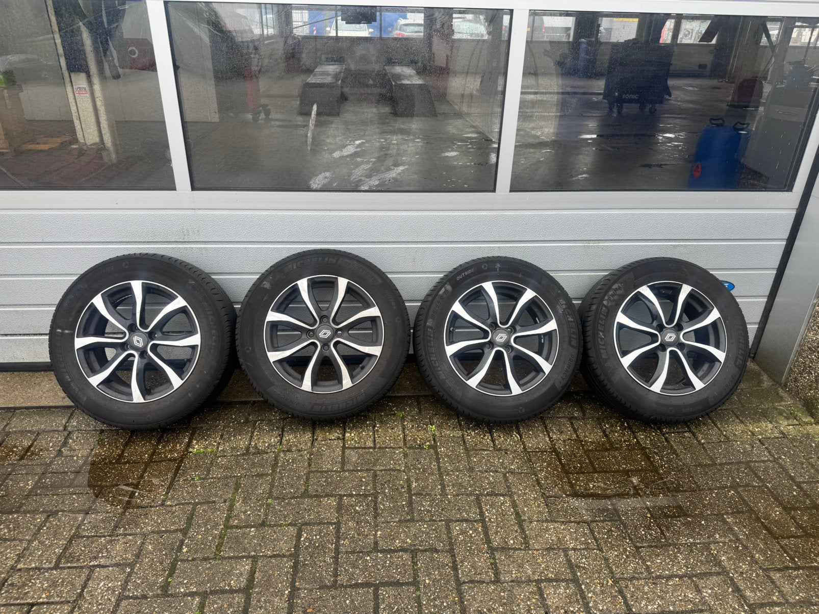 4x100 15 inch lichtmetalen velgen met michelin zomerbanden, Ophalen, Gebruikt, 15 inch, Banden en Velgen
