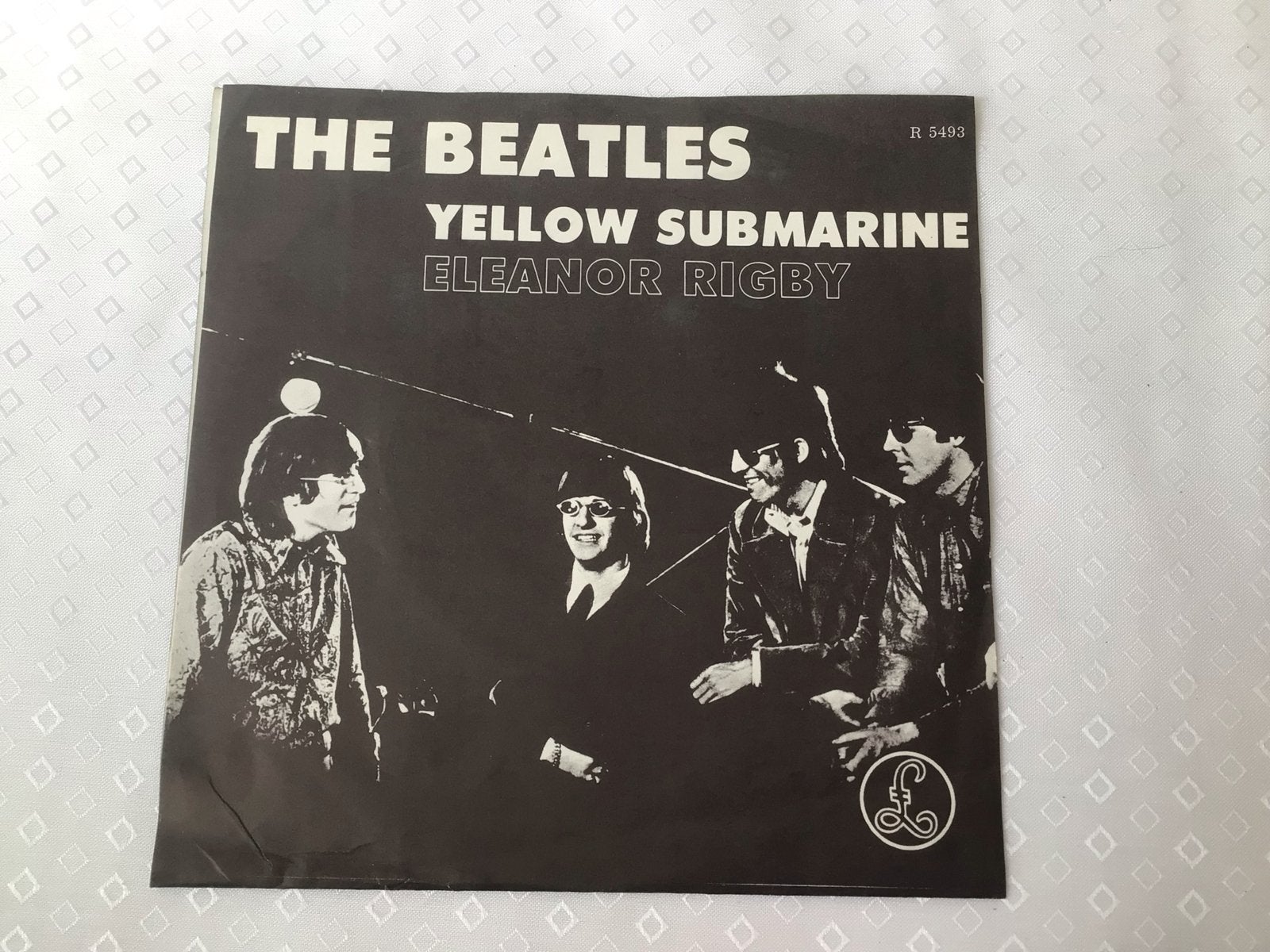 The Beatles - Yellow Submarine / Eleanor Rigby 7 inch vinyl, Gebruikt, Originele persing, 7 inch, Ophalen of Verzenden