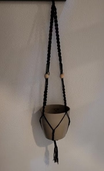 macramé plantenhanger zwart, Ophalen of Verzenden, Overige soorten, Halfschaduw, Minder dan 100 cm