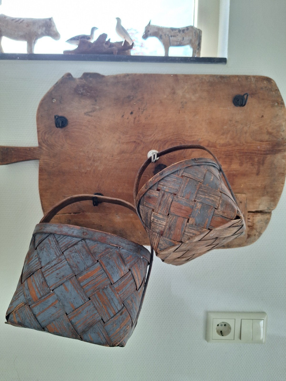 Twee Zweedse Mandjes met houten handvat, Ophalen of Verzenden