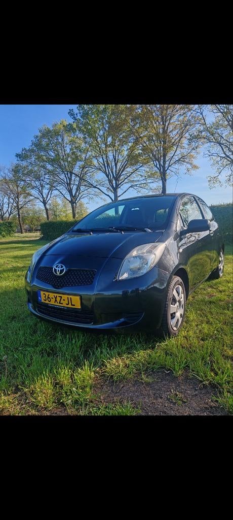 Toyota Yaris 1.0 12V Vvt-i 3DR Terra 2007 Airco ZuinigZwart, Auto's, Voorwielaandrijving, 527 kg, 40 €/maand, 750 kg