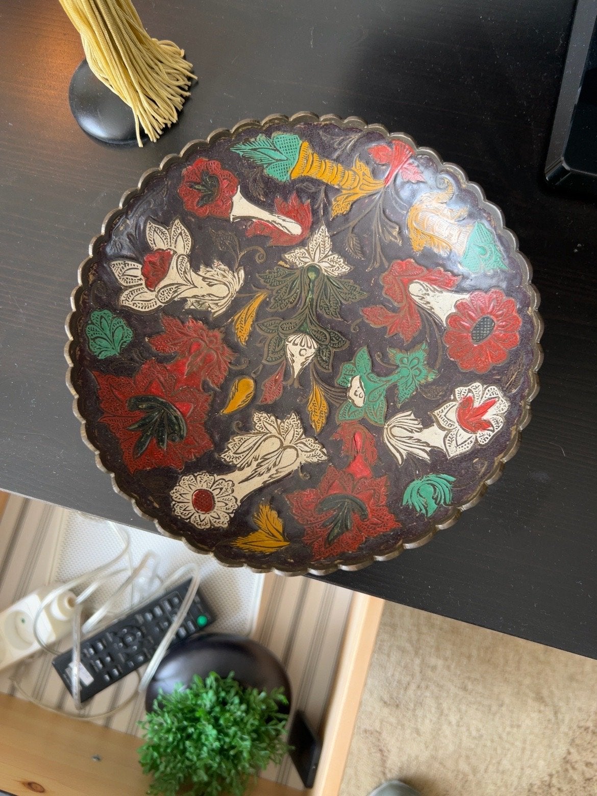 Decoratieve schaal met bloemenmotief, Antiek en Kunst, Ophalen of Verzenden