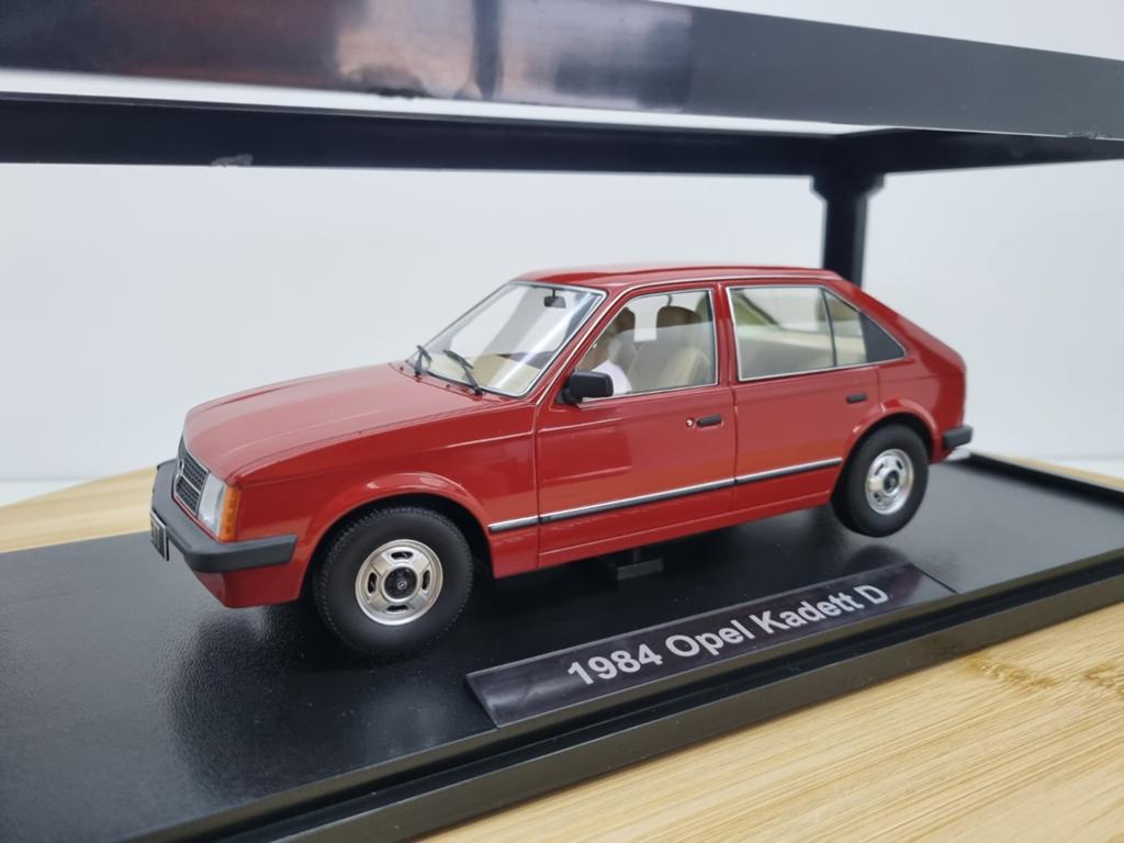 **SALE** T9 Opel Kadett D Rood 1:18, Hobby en Vrije tijd, Modelauto's | 1:18, Overige merken, Auto, Nieuw, Ophalen of Verzenden