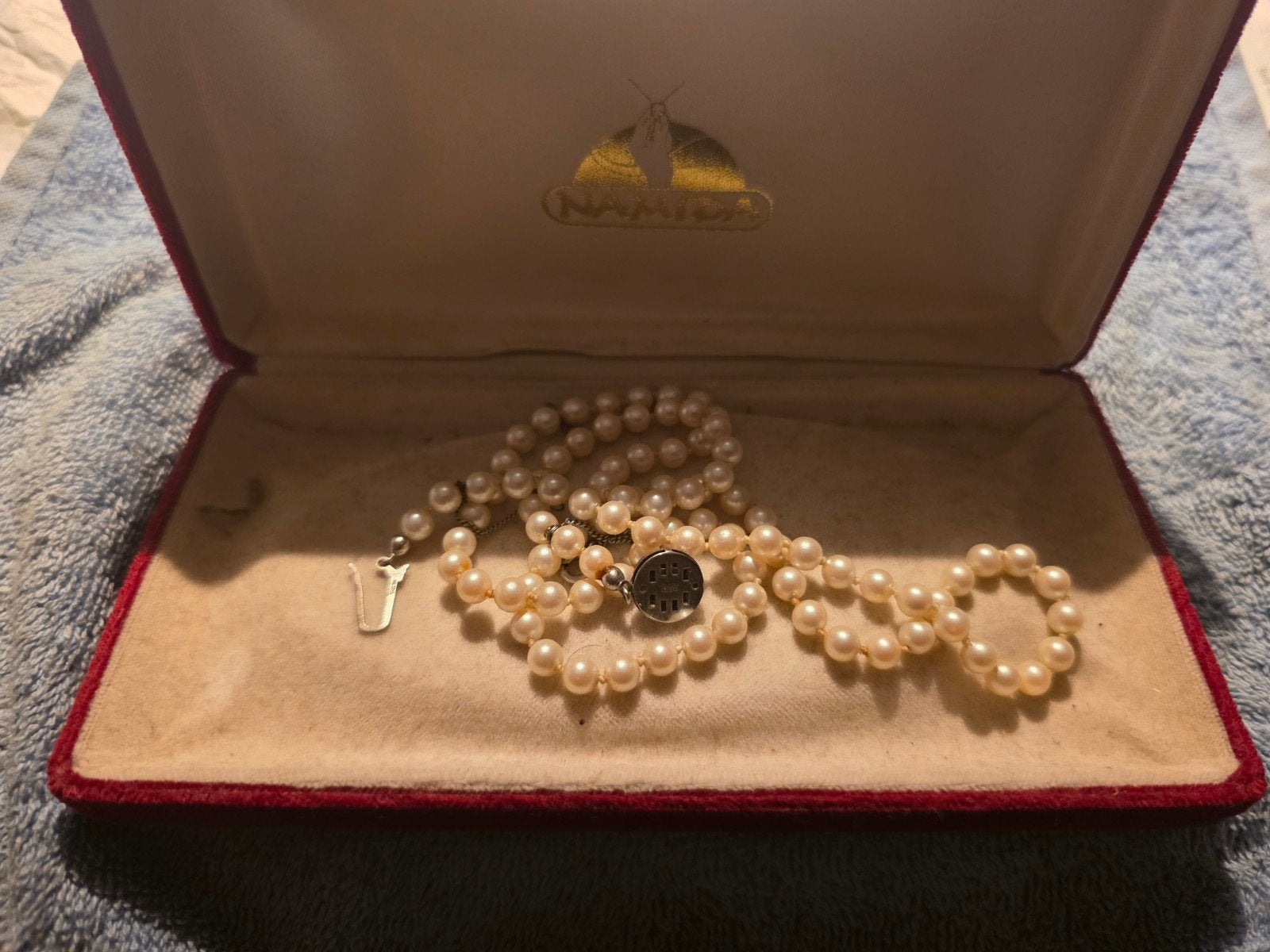Elegante parelketting met zilveren sluiting, Ophalen of Verzenden, Zo goed als nieuw, Wit, Zilver