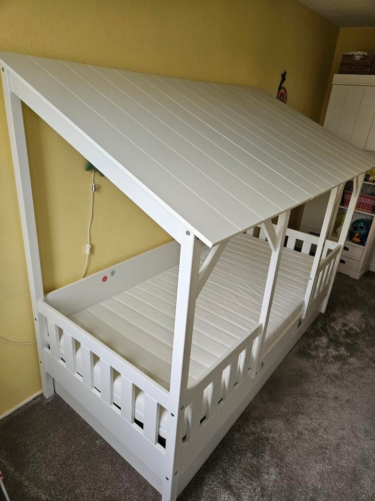 Huisjesbed matrasmaat 90x200, Kinderen en Baby's, Kinderkamer | Stapelbedden en Hoogslapers, Ophalen of Verzenden, Gebruikt, Hoogslaper
