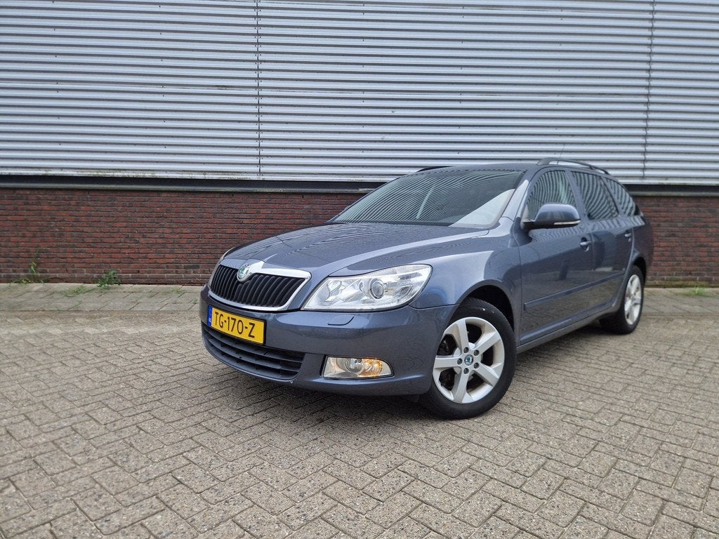 Skoda Octavia Combi 1.8 TSI Xenon - Clima - Cruise control -, Auto's, Skoda, Voorwielaandrijving, Euro 5, Stof, Zwart