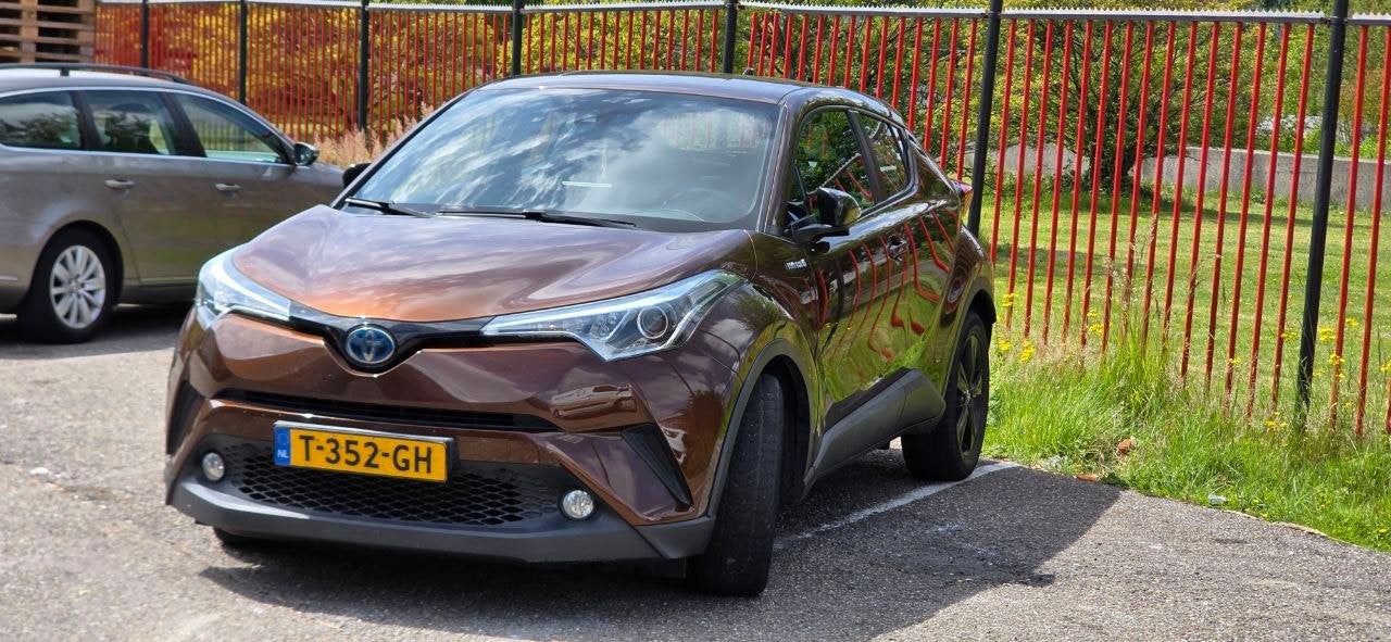 Toyota Ch-r 2018 Hybride, Zwart, Bruin, C-HR, Automatische klimaatregeling