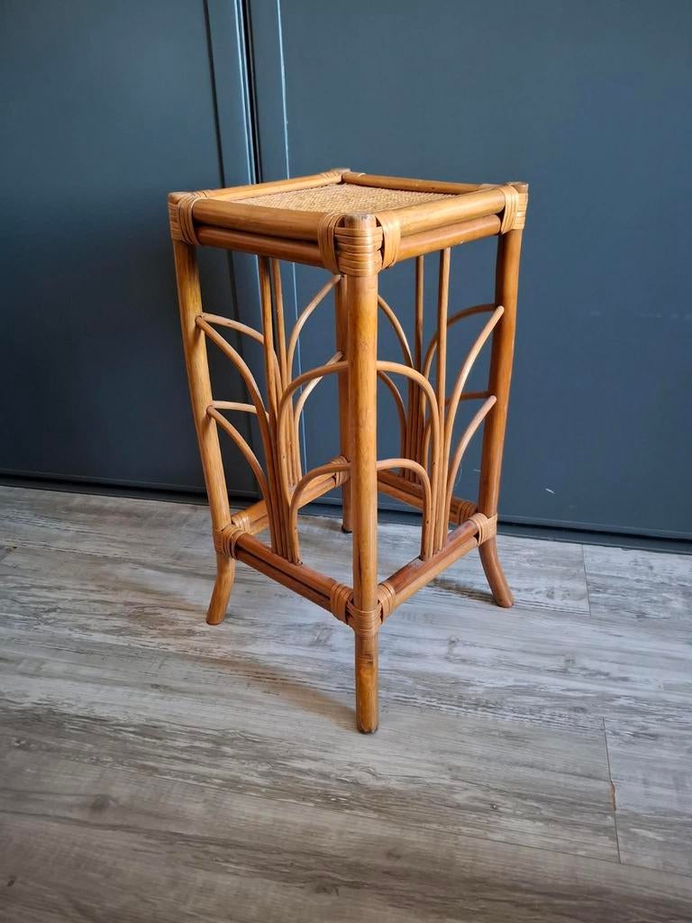 Bamboe tafeltje - planten tafel - meubel, Huis en Inrichting, Krukjes, Ophalen of Verzenden, Hout