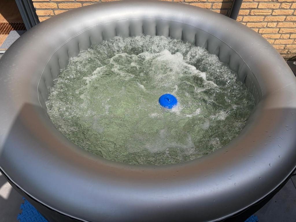 MSpa Bubble Spa D-SC04 Opblaasbare Jacuzzi met Accessoires, Ophalen, Zo goed als nieuw, Afdekzeil, Opblaasbaar