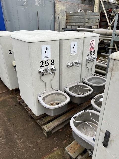 2204. Polyester camping kasten, Ophalen, Gebruikt, Campingkast