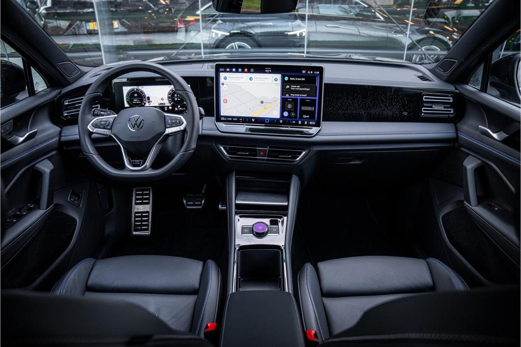 Volkswagen Tiguan eHybrid R-Line Edition * Panodak * Trekhaa, 12 maanden, Zwart, 4 cilinders, Parkeerassistent