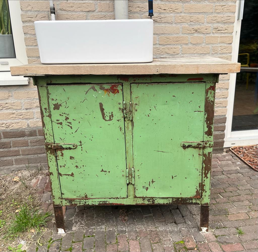 Vintage Groene Industriële Kast met Wastafel, Antiek en Kunst, Ophalen