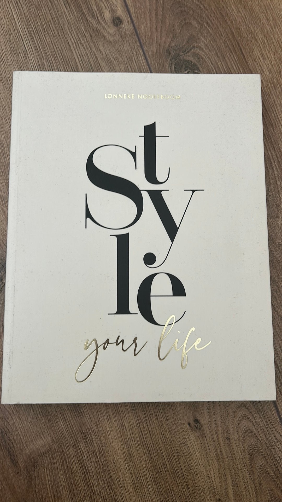 Boek Style your life van Lonneke Nooteboom, Ophalen of Verzenden, Zo goed als nieuw, Mode algemeen