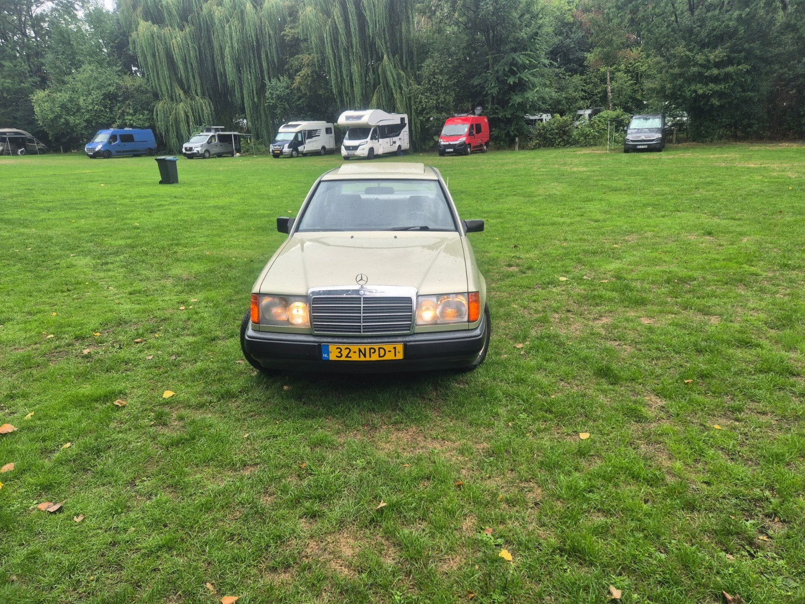 Mercedes-Benz 200-Serie 2.3 230 E AUT 1985 Groen, Auto's, Mercedes-Benz, Automaat, 4 cilinders, 1290 kg, 2299 cc