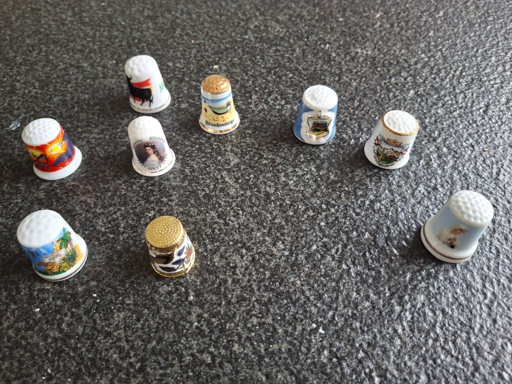 Vingerhoedjes, Verzamelen, Vingerhoedjes, Ophalen of Verzenden, Zo goed als nieuw, Porselein, Buitenland
