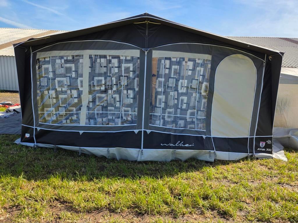 Walker Atrium voortent 300 met uitbouw en luifel, omloop 886, Caravans en Kamperen, Ophalen, Gebruikt, Walker Campingstyle