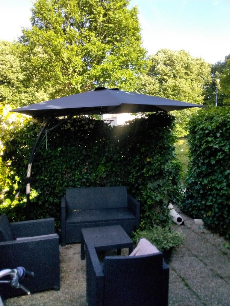 Zweefparasol zwart NIEUW, Tuin en Terras, Ophalen, Nieuw, 2 tot 3 meter, Zweefparasol