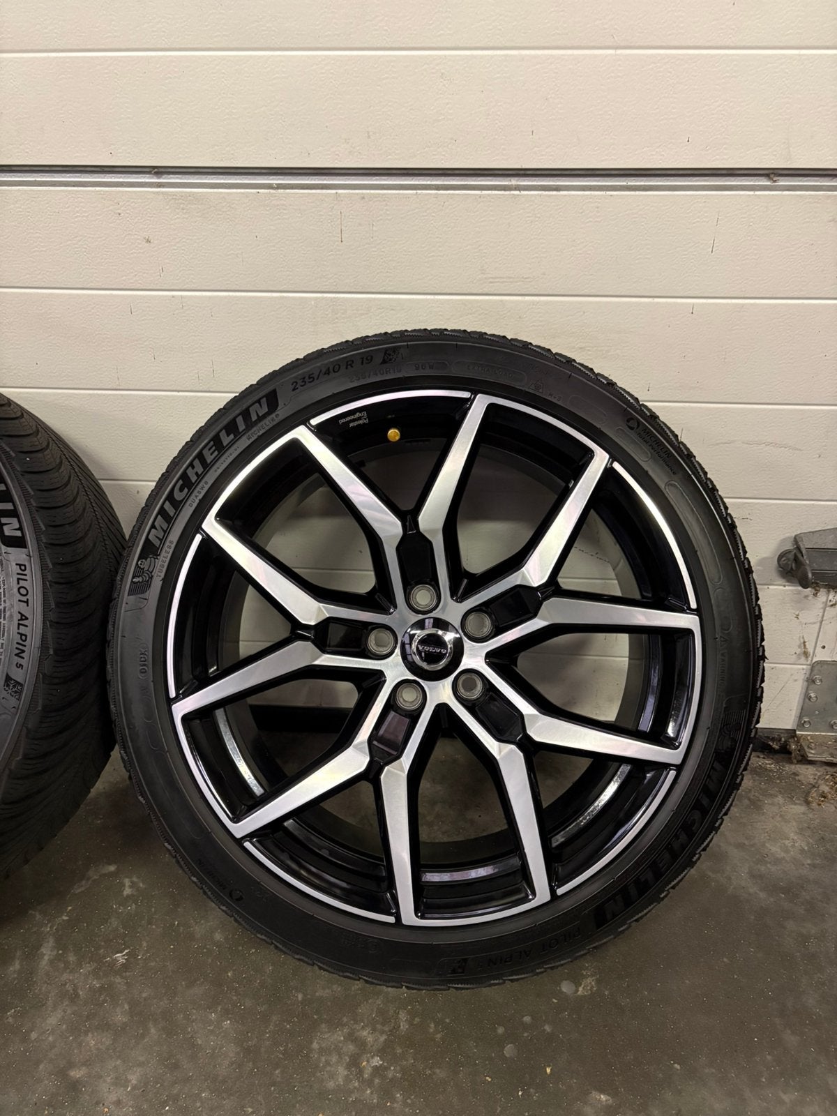 Volvo V60 S60 OEM Polestar Engineered winterset Michelin, 19 inch, Gebruikt, Banden en Velgen, Zweden