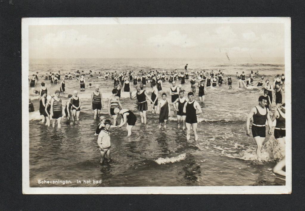 Scheveningen, 1930. In het Bad., Ophalen of Verzenden, 1920 tot 1940, Gelopen, Zuid-Holland