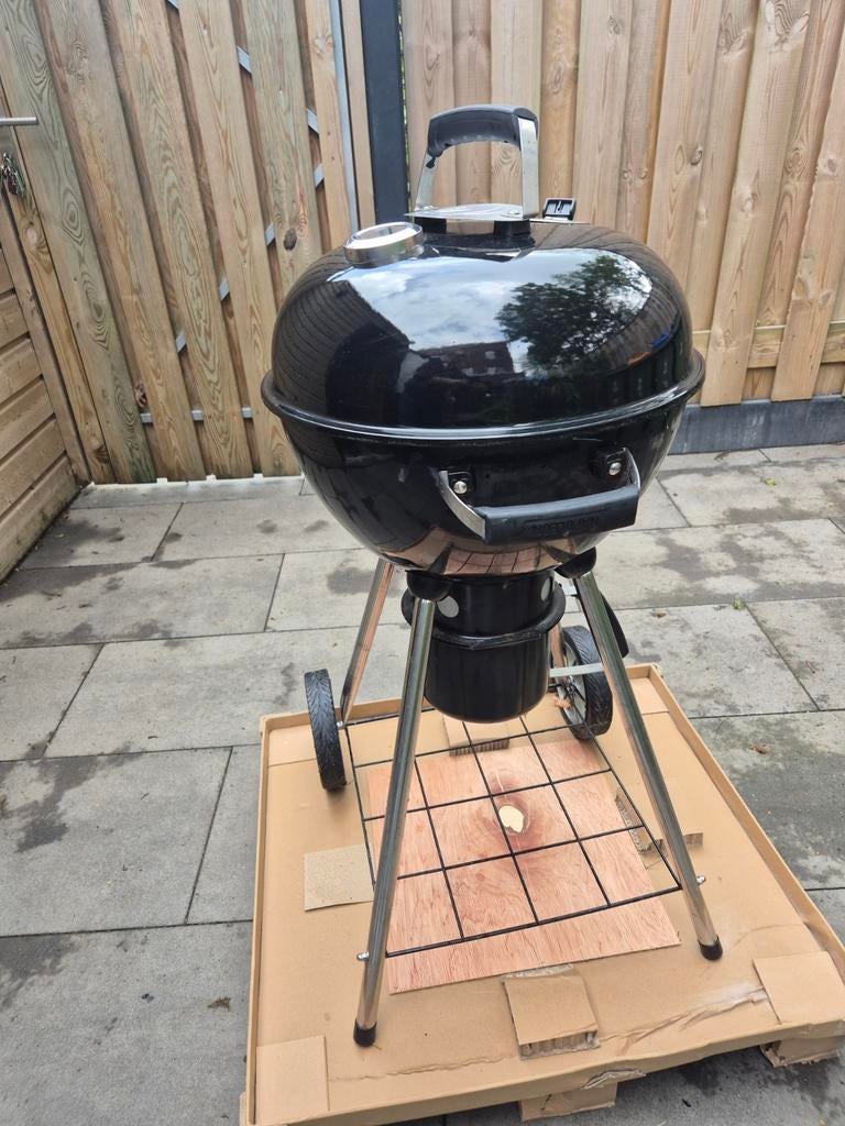Napoleon Houtskool Barbecue 47cm met Regenhoes, Tuin en Terras, Houtskoolbarbecues, Ophalen, Gebruikt, Napoleon, Met accessoires